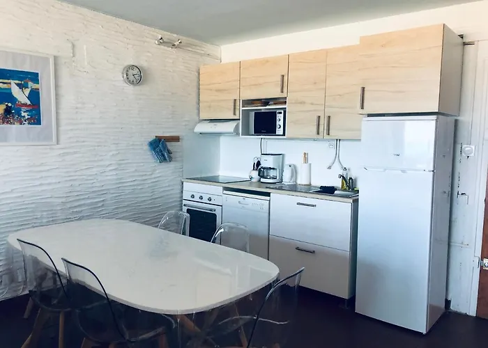Sur La Plage, Vue Sur Mer, Spacieux T3 Au Calme Appartement